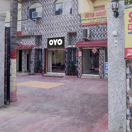 Super Hotel O Om Shriyam Banquet And Heritage Патна Екстериор снимка